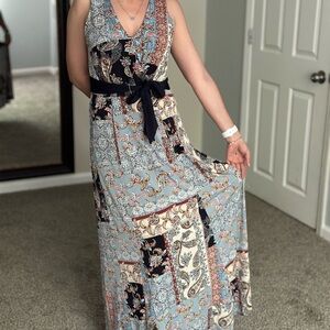 Blue and Black Sleeveless V-Neck Maxi Sundress